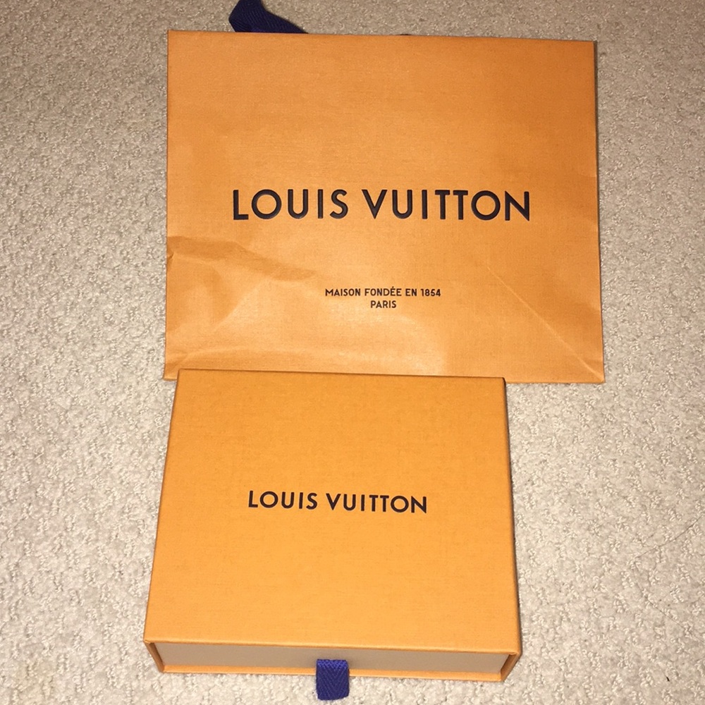 Small Lv paper bag and box